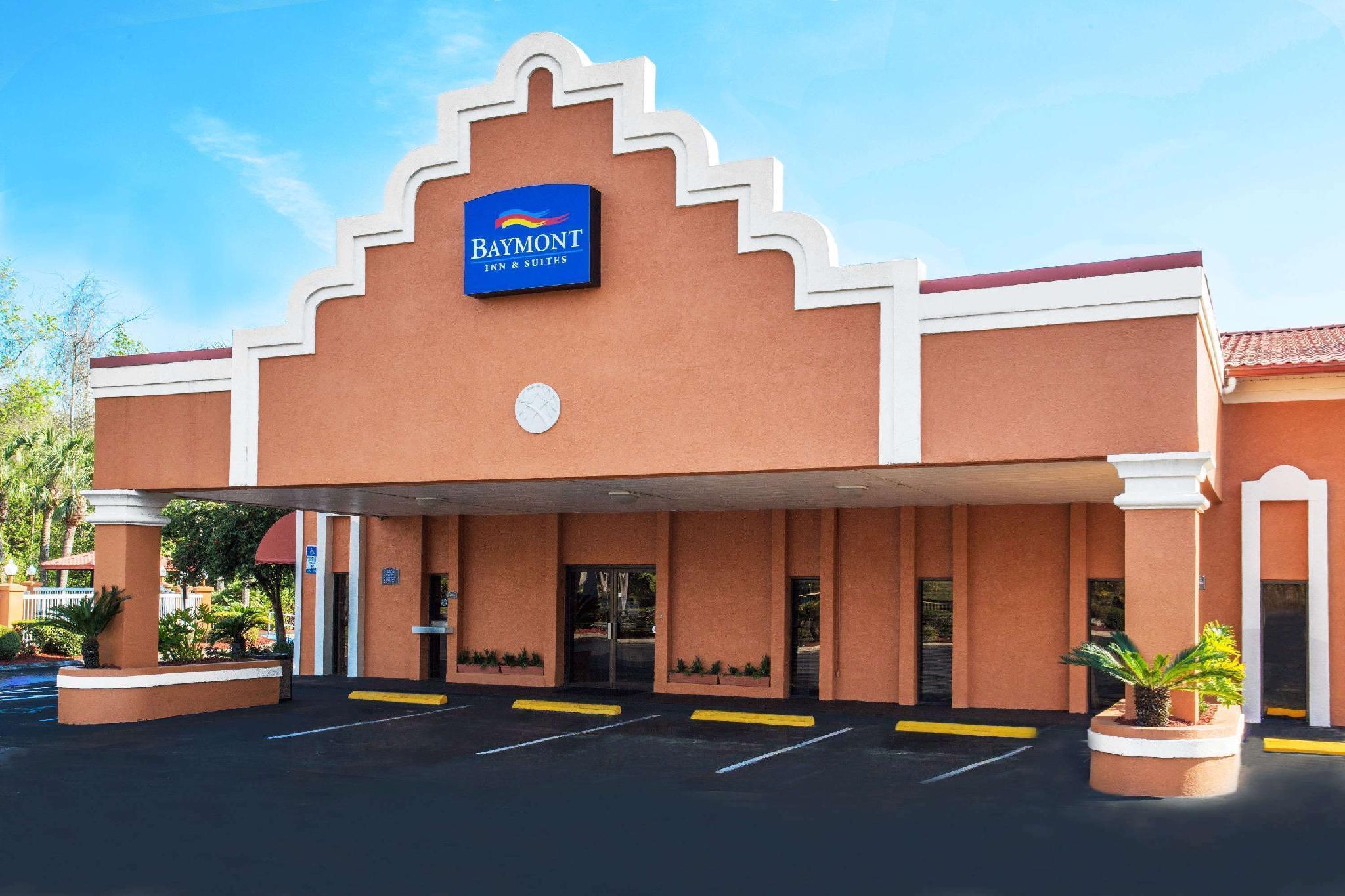 Baymont By Wyndham Lake City Exterior photo