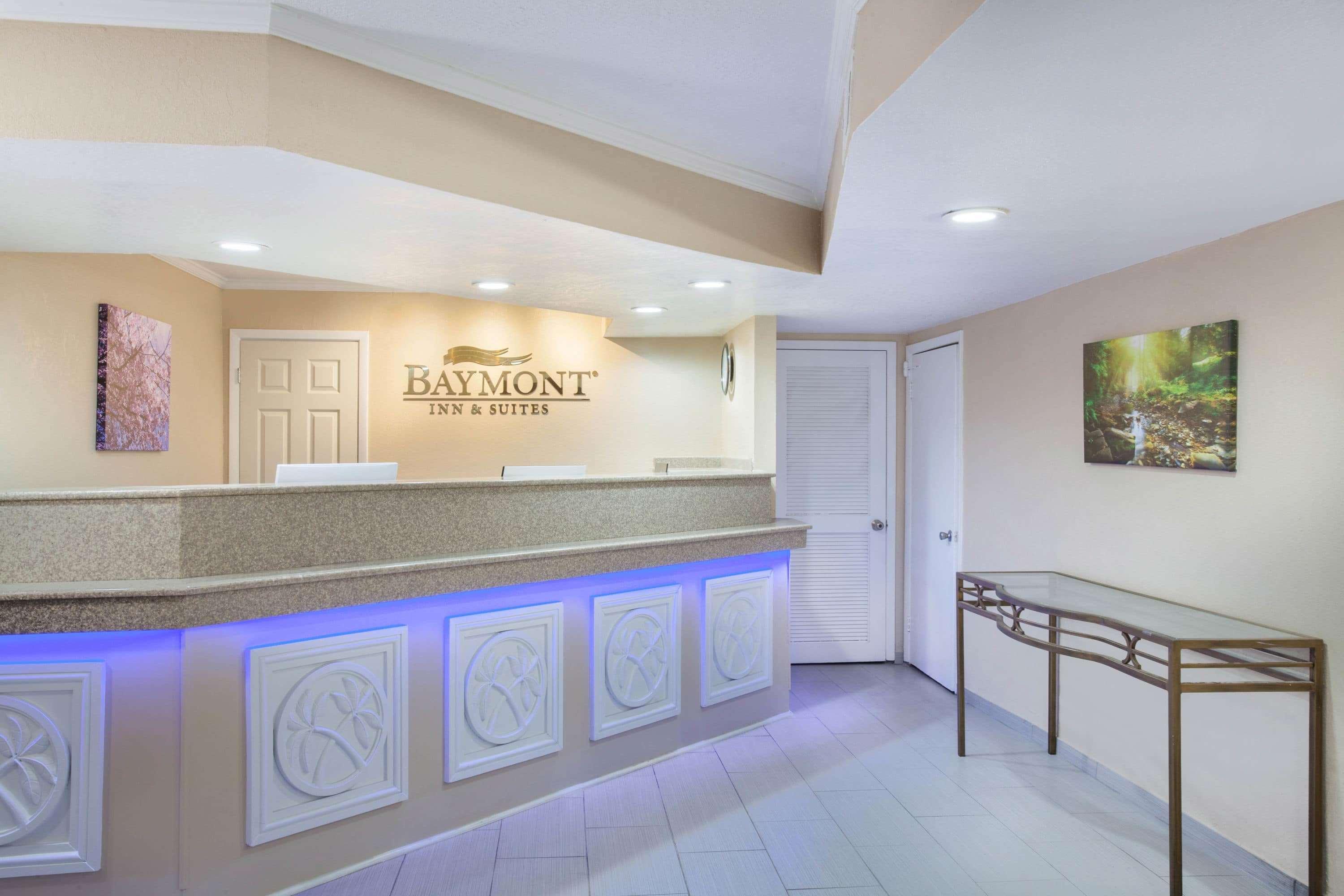 Baymont By Wyndham Lake City Exterior photo