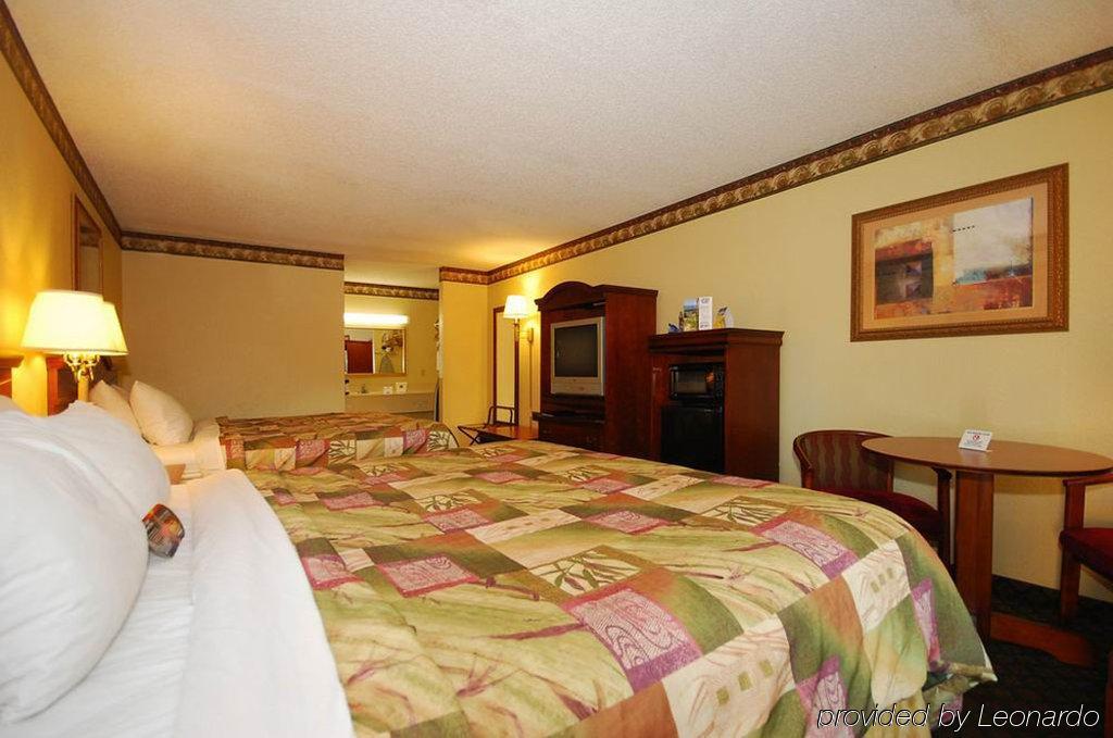 Baymont By Wyndham Lake City Room photo