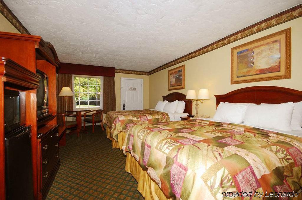 Baymont By Wyndham Lake City Room photo